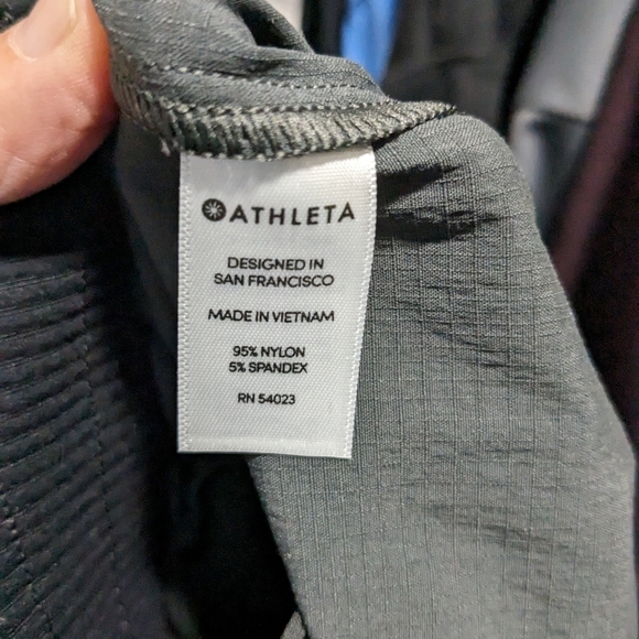 Athleta Trekki crop pants - Picture 3 of 6